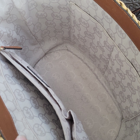 Michael Kors tote - Picture 6 of 9